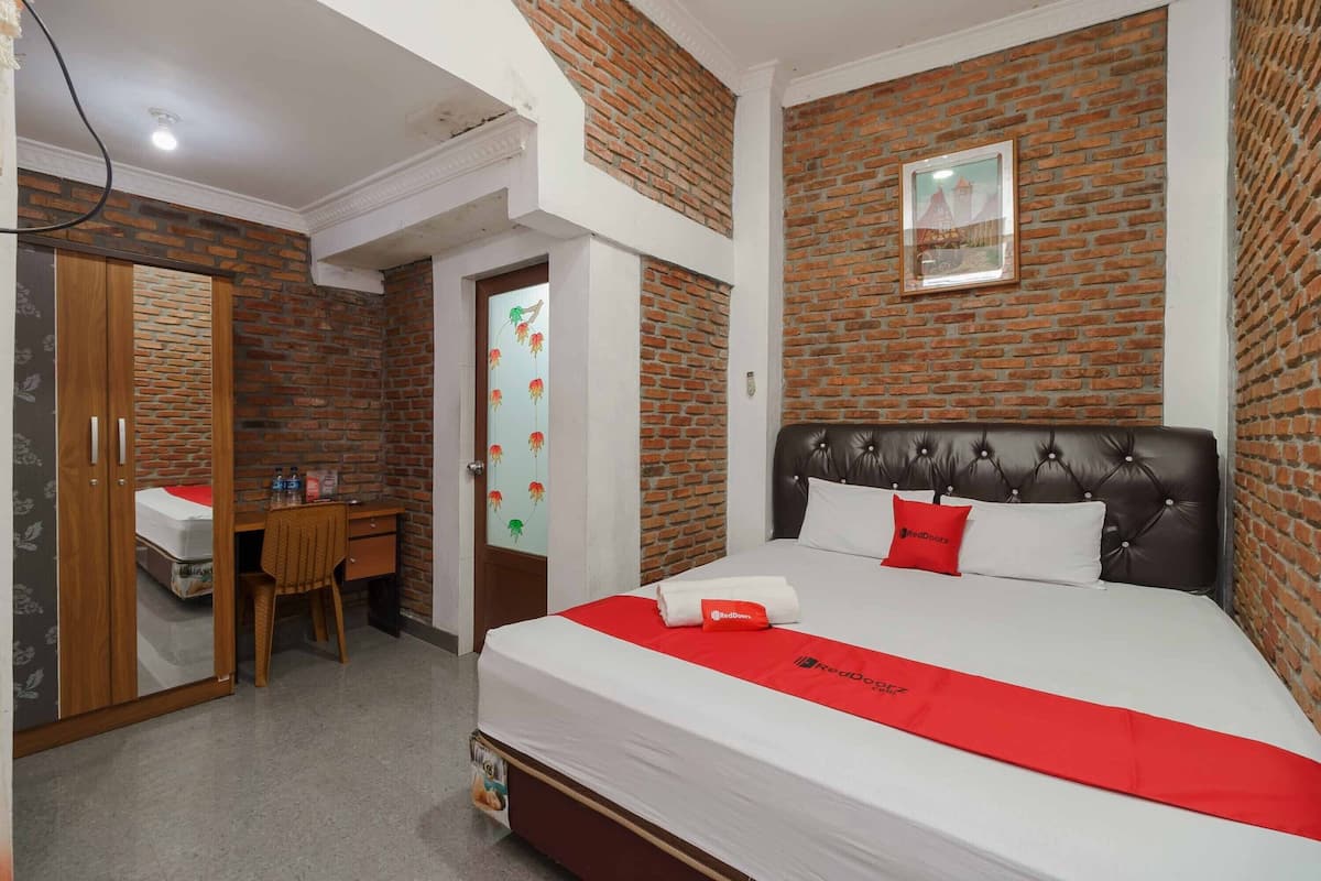 Habitación doble (RedDoorz)