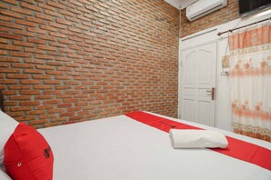 Chambre Double (RedDoorz)