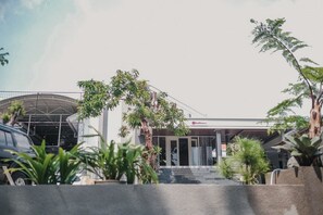 Fachada da propriedade