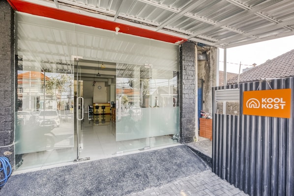 Property entrance - KoolKost @ Bypass Nusa Dua (Nusa Dua)