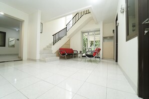 Lobby - KoolKost near Universitas Prasetiya Mulya (Pagedangan)