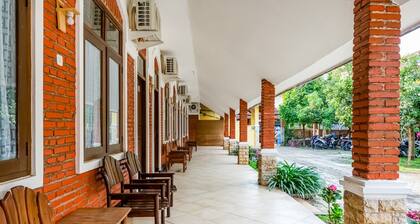 RedDoorz Syariah near Gor Ken Arok