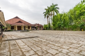 Front of property - RedDoorz Syariah near Gor Ken Arok (Malang)