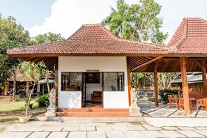 Exterior - RedDoorz Syariah near Gor Ken Arok (Malang)