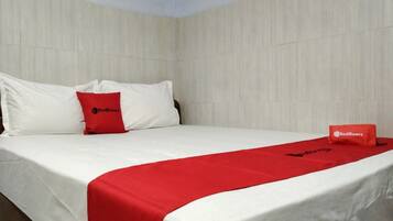 Double Room (RedDoorz)