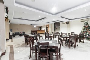 Exterior detail - RedDoorz near Bahu Mall Manado (Manado)