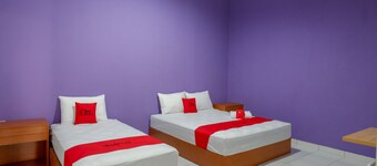 RedDoorz near Alun Alun Kaliwungu Kendal