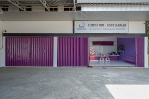 Free self parking - RedDoorz near Alun Alun Kaliwungu Kendal (Kaliwungu)