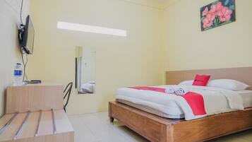 Double Room (RedDoorz)