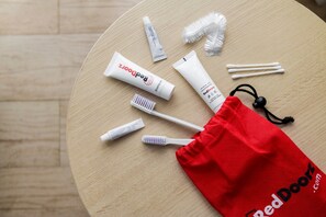 Premium Room (RedDoorz) | Room amenity - RedDoorz Plus near Tambun Station (Bekasi)