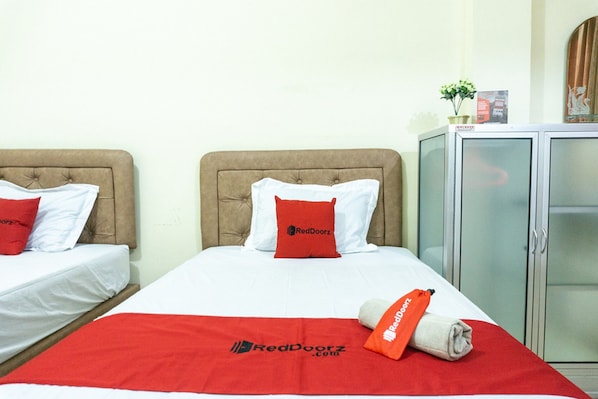 Twin Room (RedDoorz)