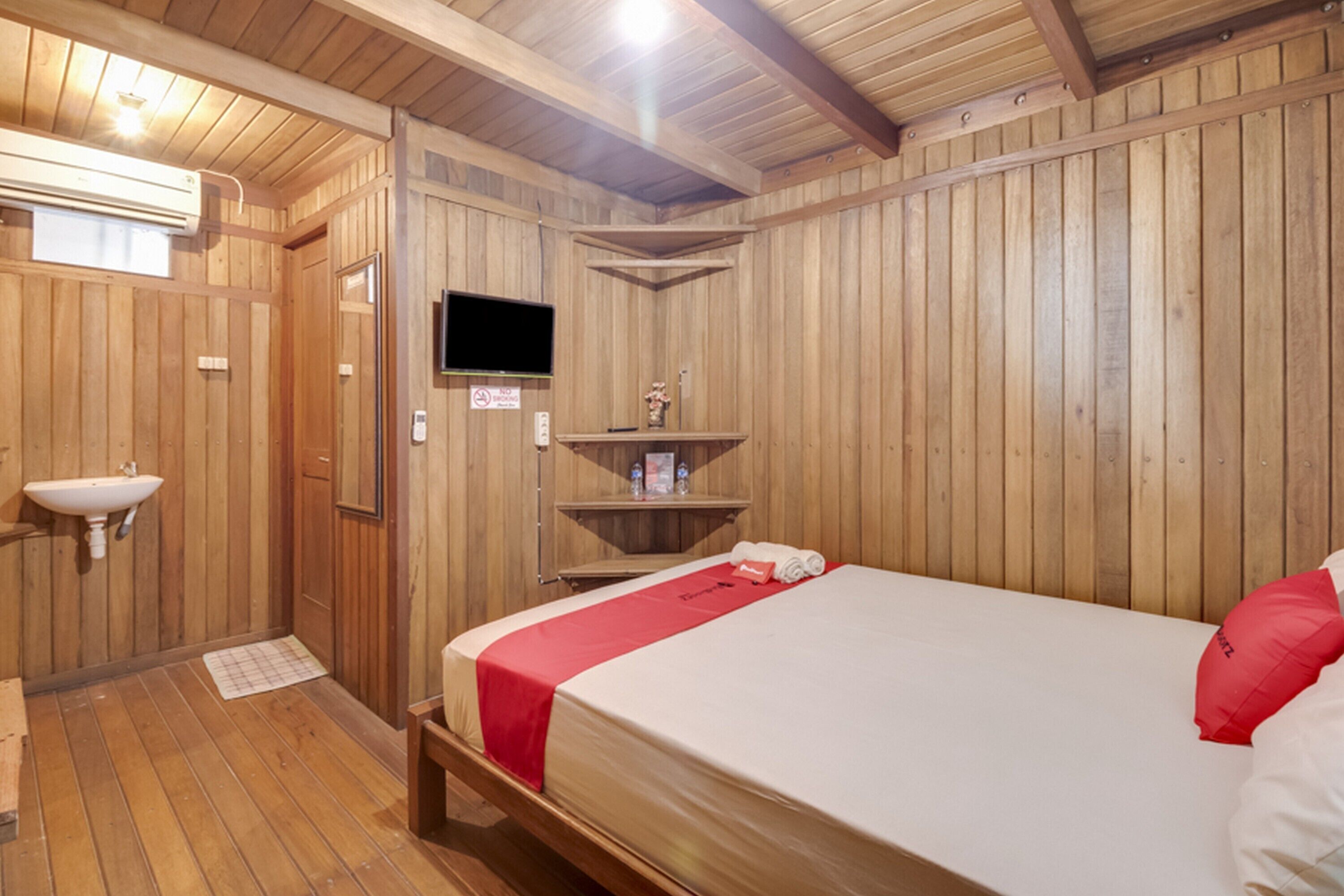 Photo - RedDoorz at Omah Kayu Homestay Yogyakarta