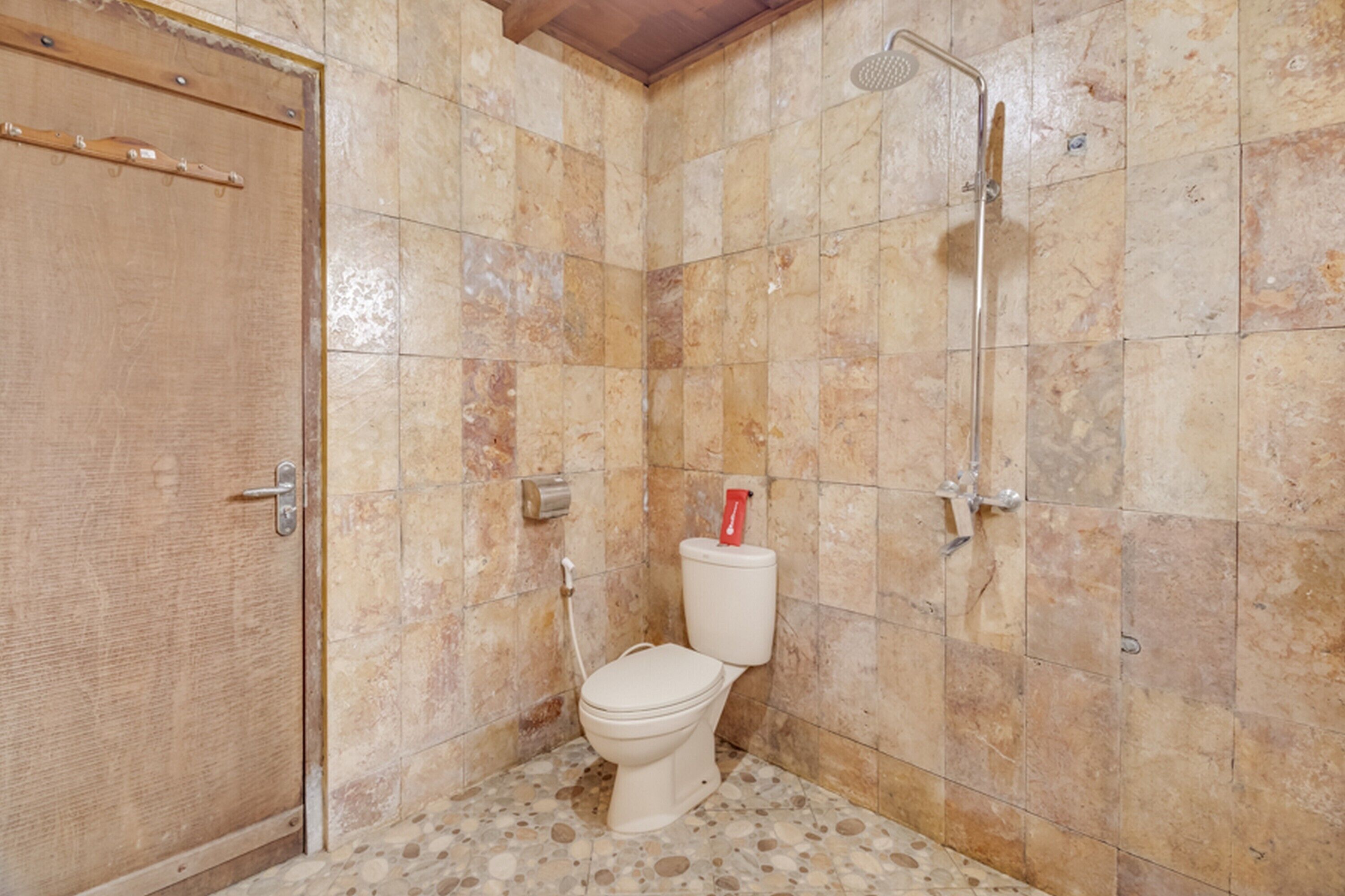 Photo - RedDoorz at Omah Kayu Homestay Yogyakarta