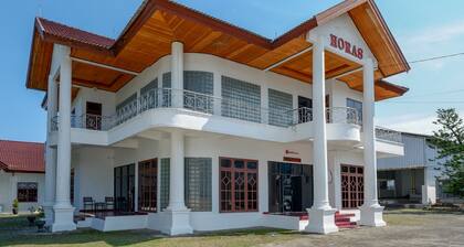 RedDoorz @ Hotel Horas Palopo