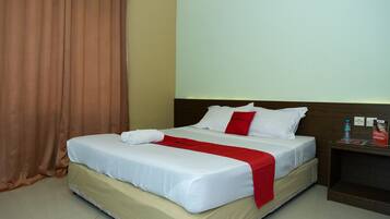 Double Room (RedDoorz)