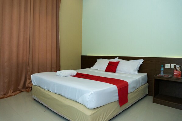 Double Room (RedDoorz)