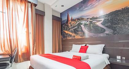 RedDoorz near Stadion Sanaman Mantikei