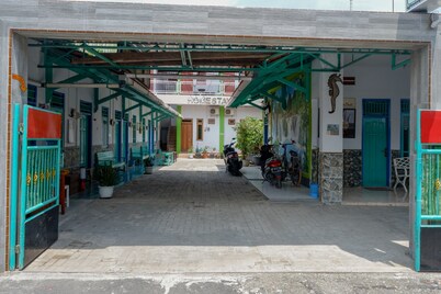 RedDoorz Syariah near Alun Alun Balai Kota Tegal