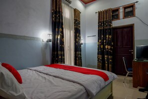 Double Room (RedDoorz) | Free WiFi - RedDoorz @ Wangi Wangi Island Wakatobi (Wangi-Wangi)