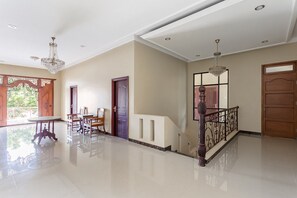 Exterior - RedDoorz Syariah near Exit Toll Banyumanik (Semarang)