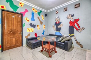 Lobby sitting area - RedDoorz Hostel near Stadion Mandala Krida Yogya (Yogyakarta)