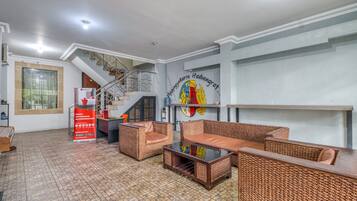 Área de estar no saguão