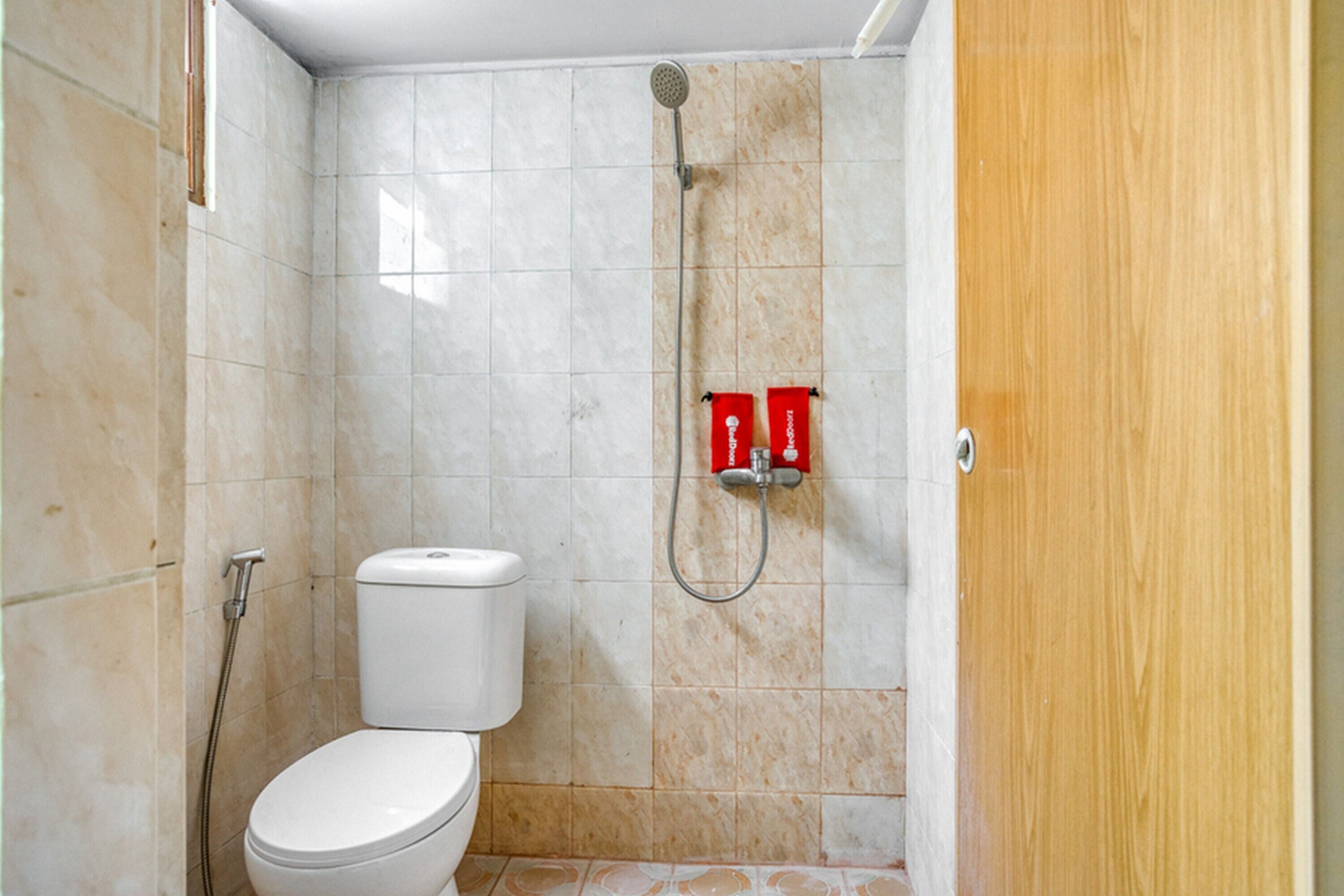 Foto - RedDoorz Plus near RSUD Dr. Pirngadi Medan 2