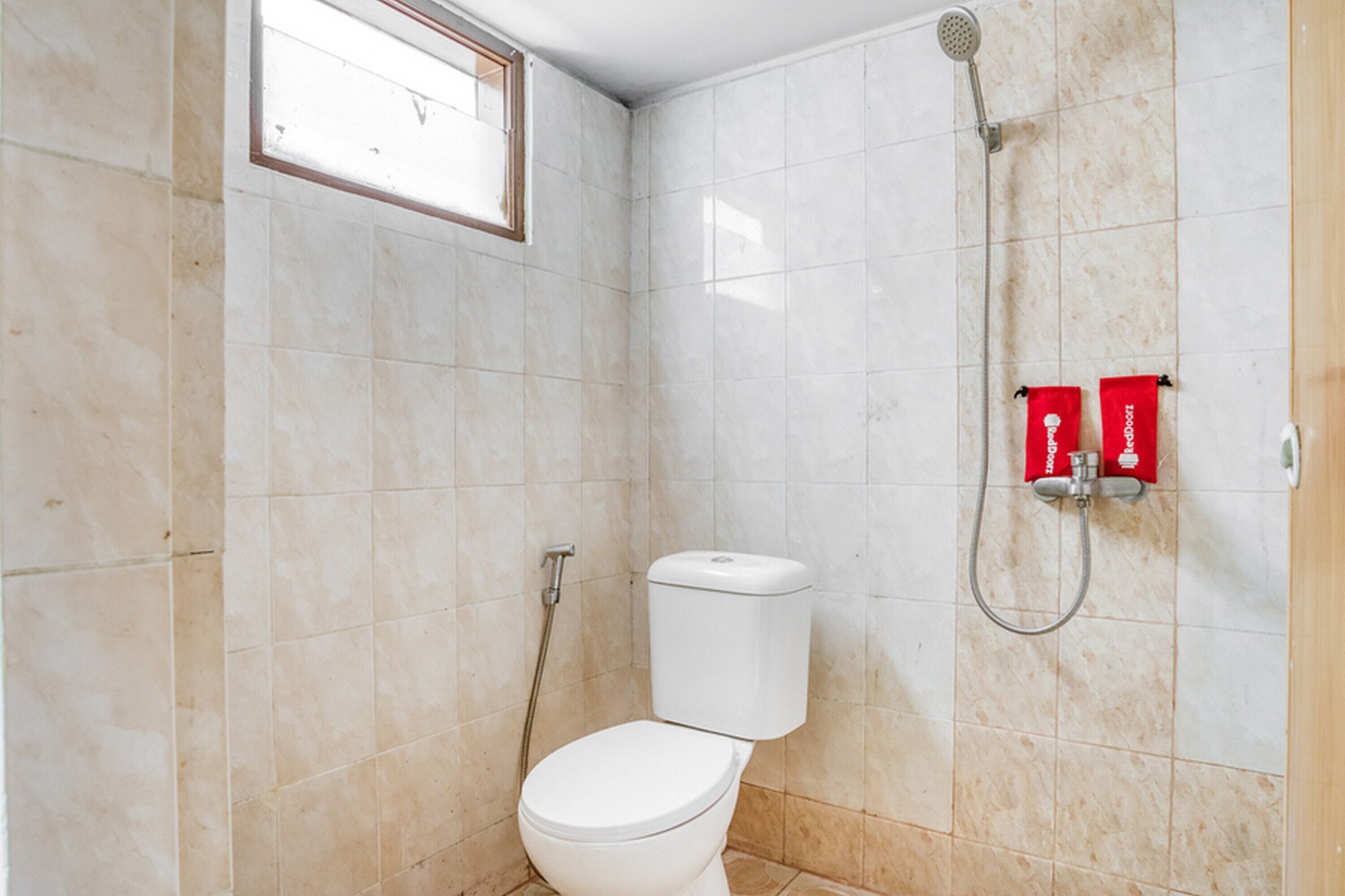 Foto - RedDoorz Plus near RSUD Dr. Pirngadi Medan 2