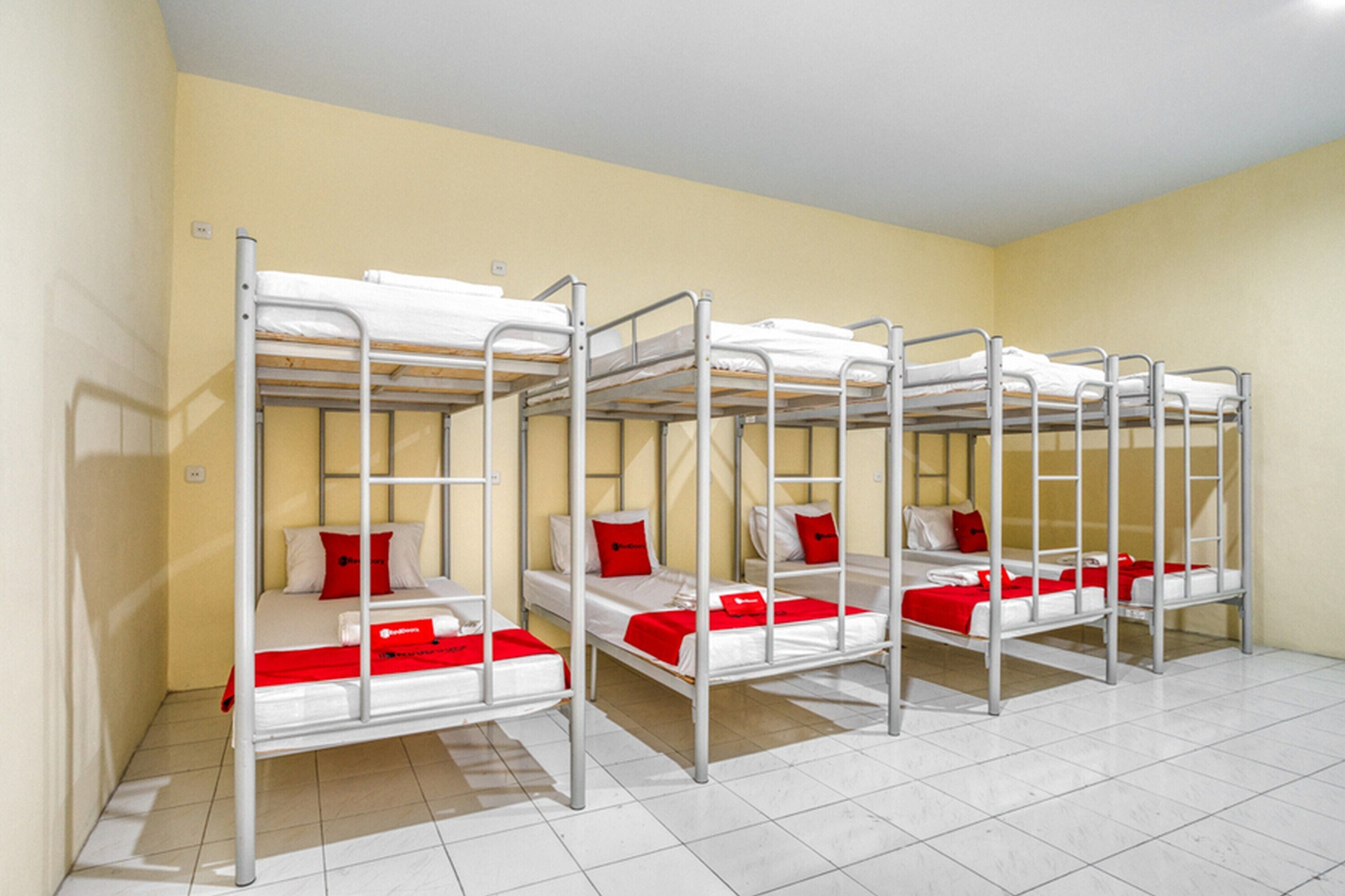 Foto - RedDoorz Plus near RSUD Dr. Pirngadi Medan 2