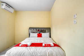 WiFi - RedDoorz Plus near RSUD Dr. Pirngadi Medan 2 - Hostel (Medan)