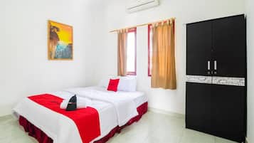 Double Room (RedDoorz)