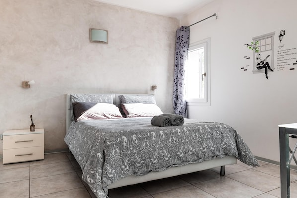 1 bedroom, WiFi, bed sheets