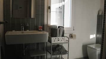 Hårføner og håndklær