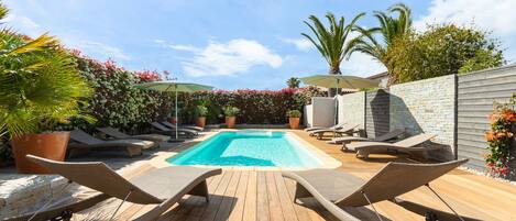 Outdoor pool, a heated pool