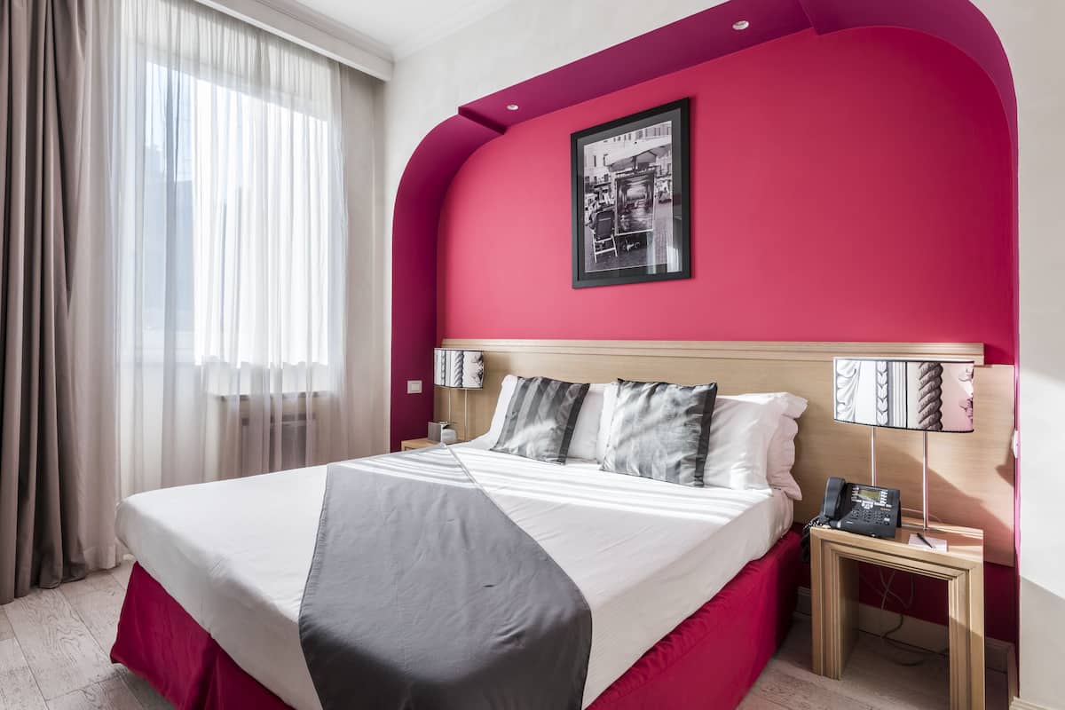 Sábanas italianas Frette, ropa de cama de alta calidad y minibar