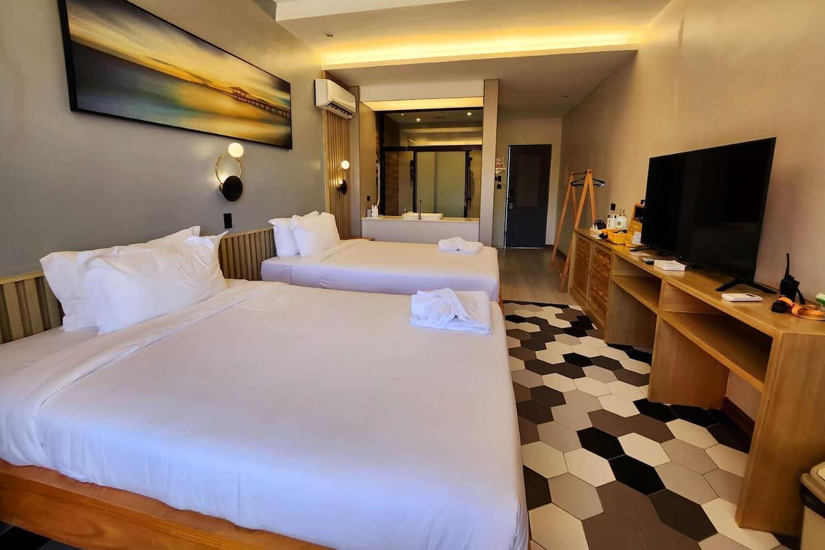 Deluxe Twin Room, Non Smoking, Pool View