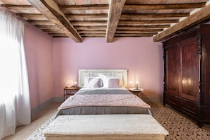 Chambre Double Deluxe | Literie de qualité supérieure, couette en duvet d'oie