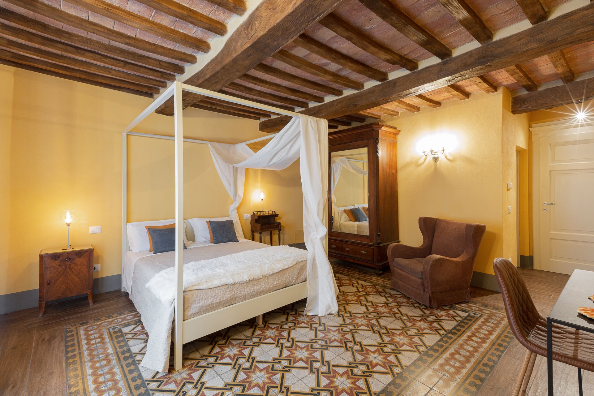 Suite Junior, balcone | Biancheria da letto di alta qualità, copriletto in piuma