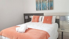 Habitación familiar (Garachico) | Ropa de cama de alta calidad y edredones de plumas
