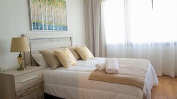 Chambre Double Deluxe (La Tejita) | Literie de qualité supérieure, couette en duvet d'oie, surmatelas