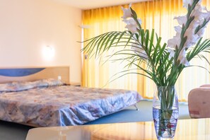 Free WiFi, bed sheets - Nessebar Beach (Sunny Beach)