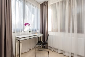 Deluxe Double Room with Bath | Egyptian cotton sheets, premium bedding, memory-foam beds, minibar - Plitvice Falls Cottage (Plitvicka Jezera)