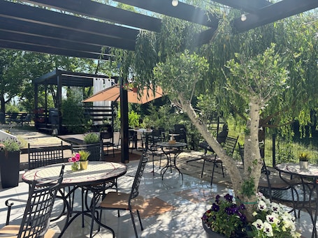 Deluxe Double Room with Bath | Vistas desde la habitación