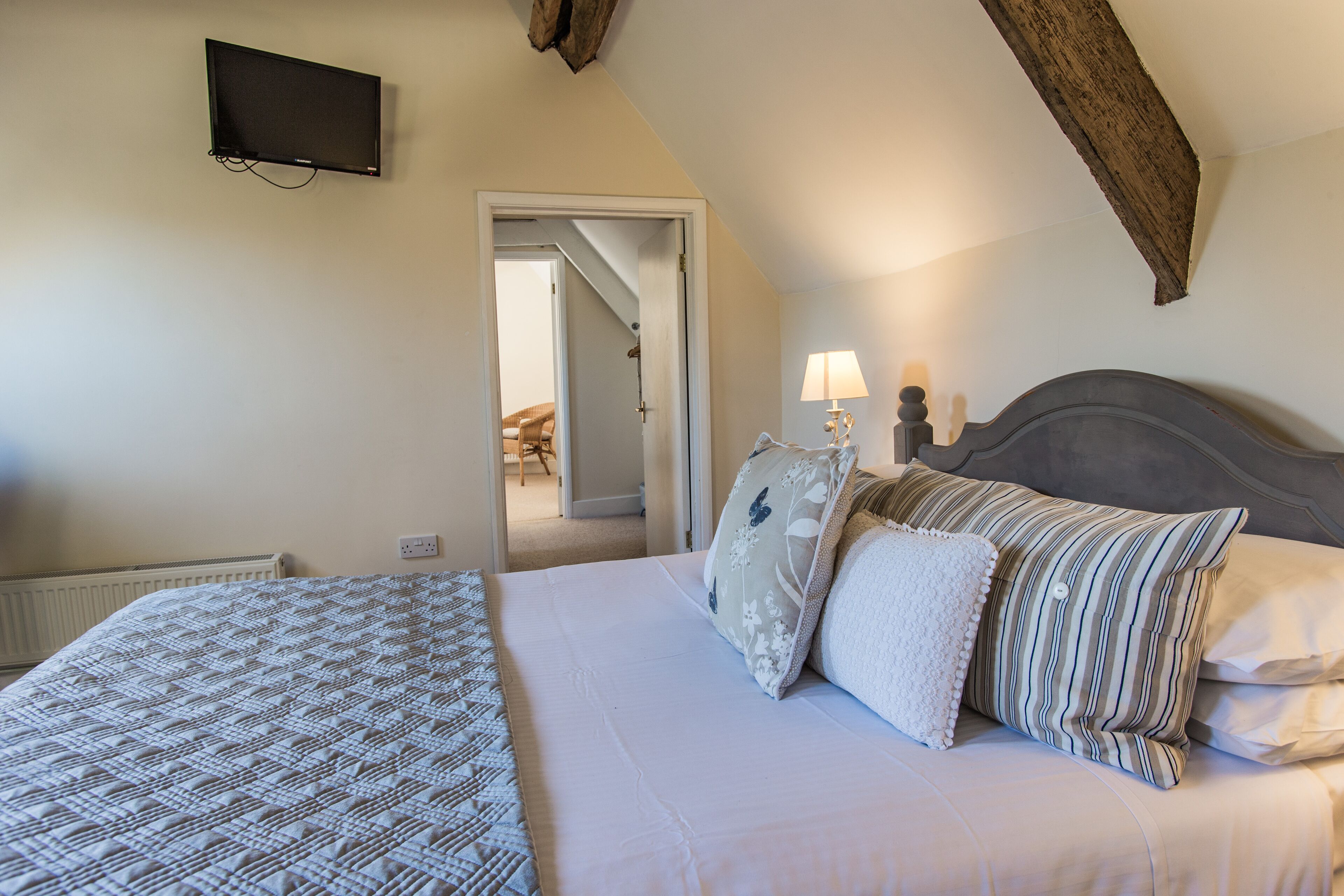 Family Suite | Individually decorated, individually furnished, bed sheets