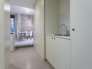 Interior - Bravissimo Cort Reial 1B, charming apartment (Girona)