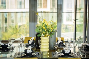 Luxury Apartment, 2 Bedrooms | In-room dining - Edens Dubai - Bluewaters ‪ (Dubai)