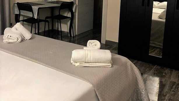Luxe tweepersoonskamer | Geluiddichte muren, gratis wifi, beddengoed