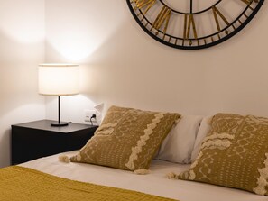 2 chambres, fer et planche à repasser, Internet, draps fournis