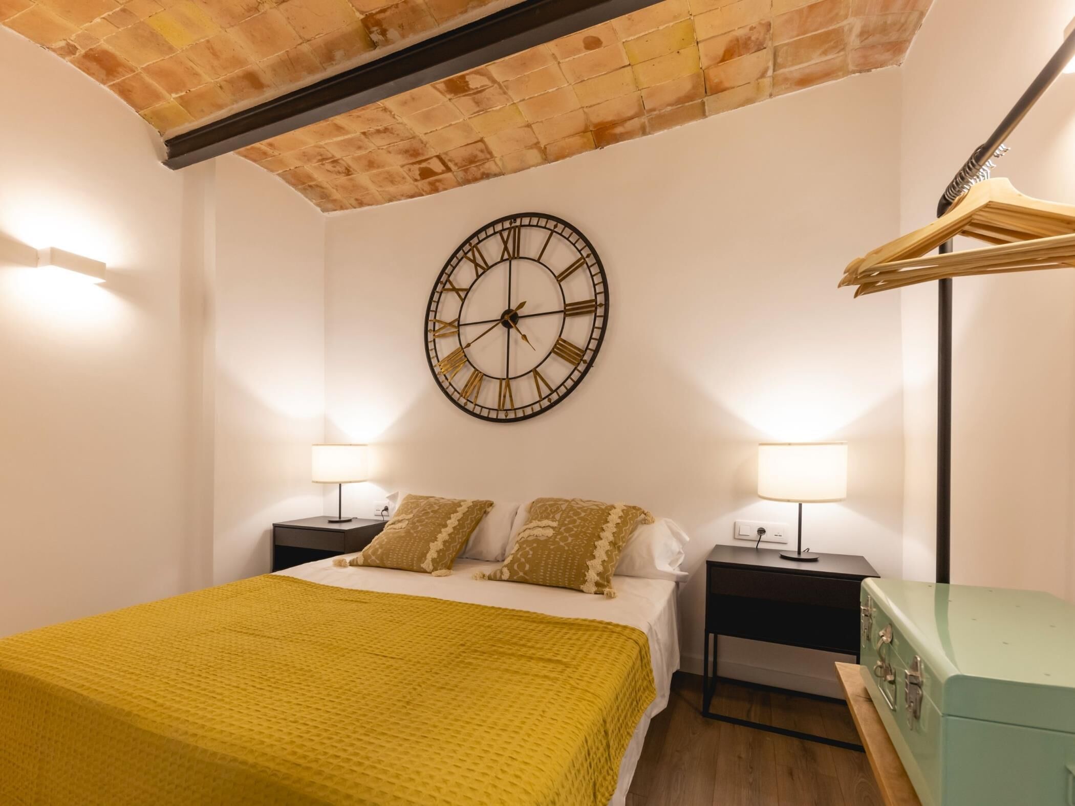 1 dormitorio, tabla de planchar con plancha, Internet y ropa de cama