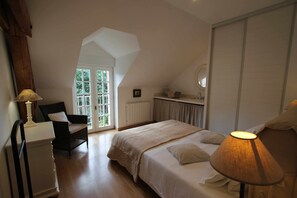 3 chambres, fer et planche à repasser, Wi-Fi gratuit, draps fournis